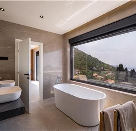 4 bedroom villa with pool in Dubrovnik region, sleeps 8 
